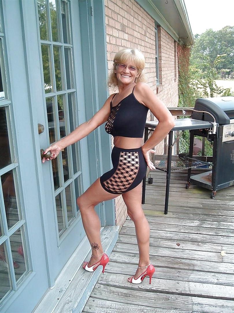 21P Sexy old Lady