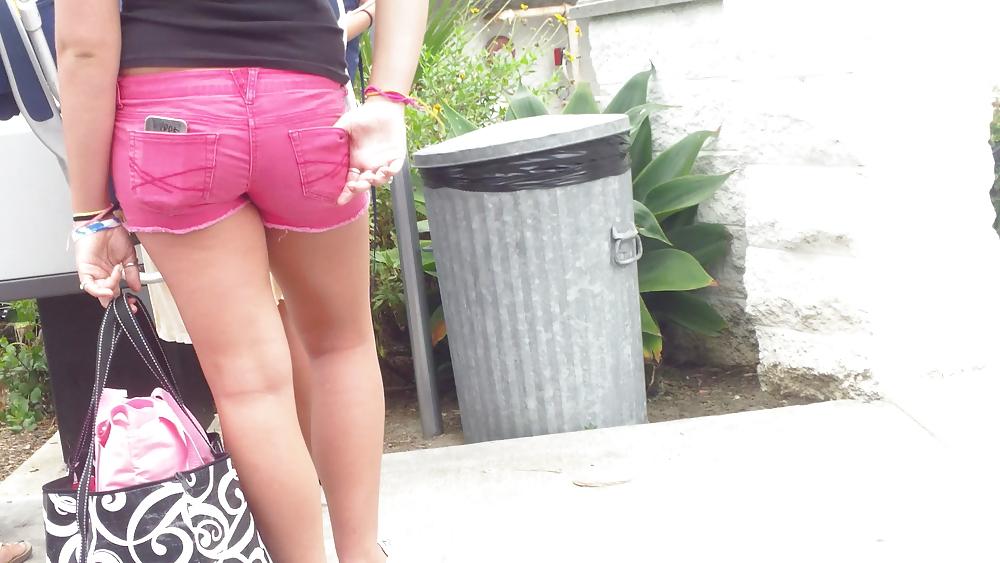 25P Summer butt & ass in teen shorts 