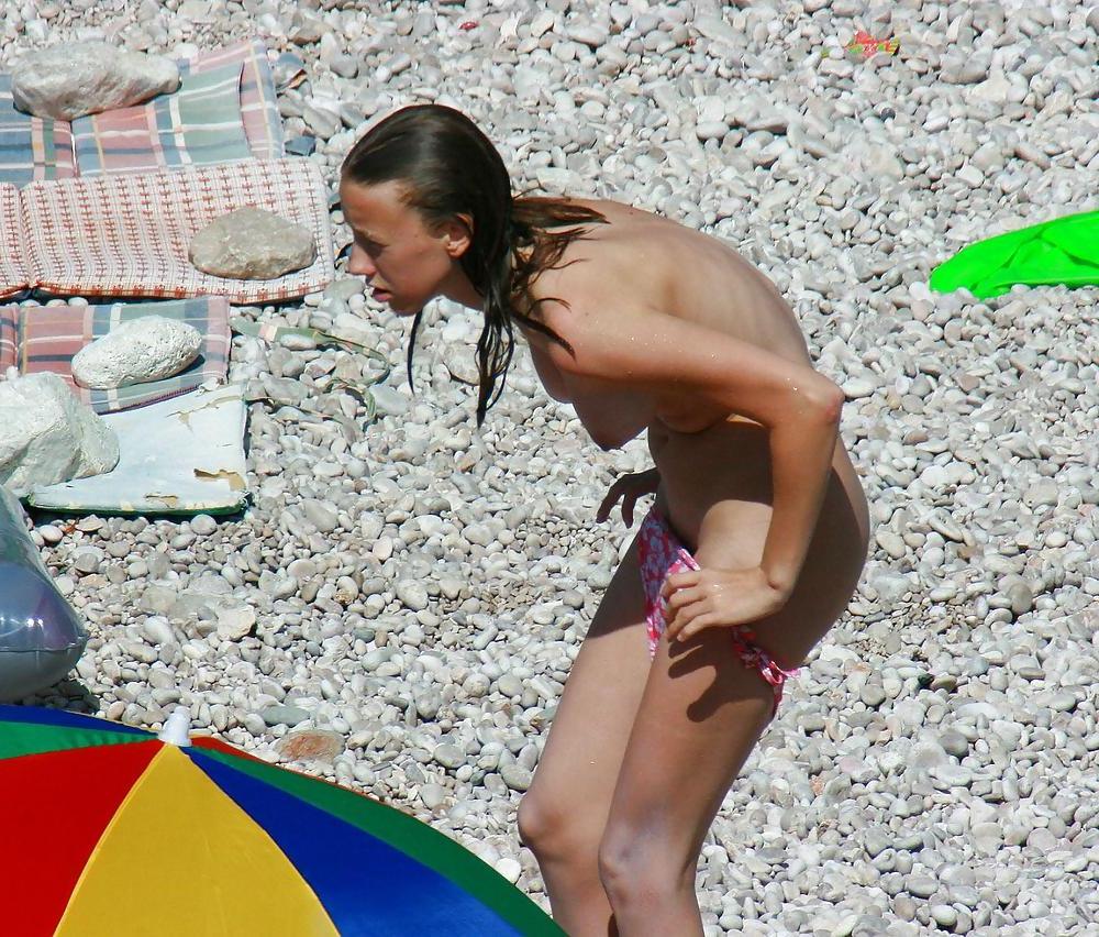 25P Beach Beauties 037 - Candid Mini Series