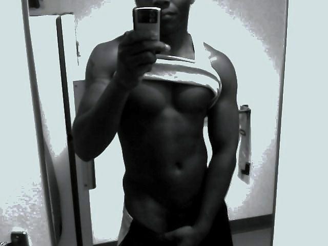 8P NON NUDE