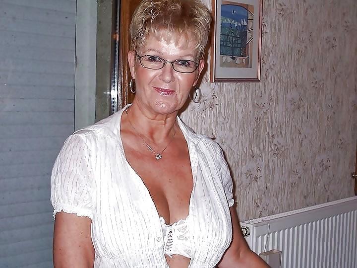 25P Grab a granny 62