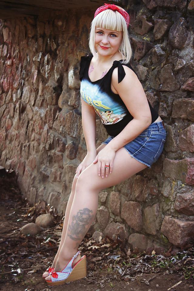 25P Katie Skingirl