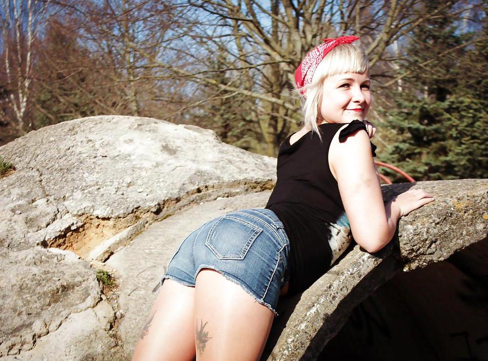 25P Katie Skingirl
