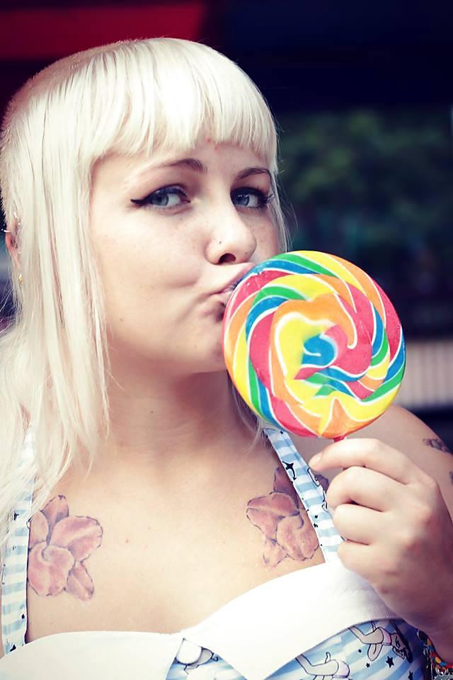 25P Katie Skingirl