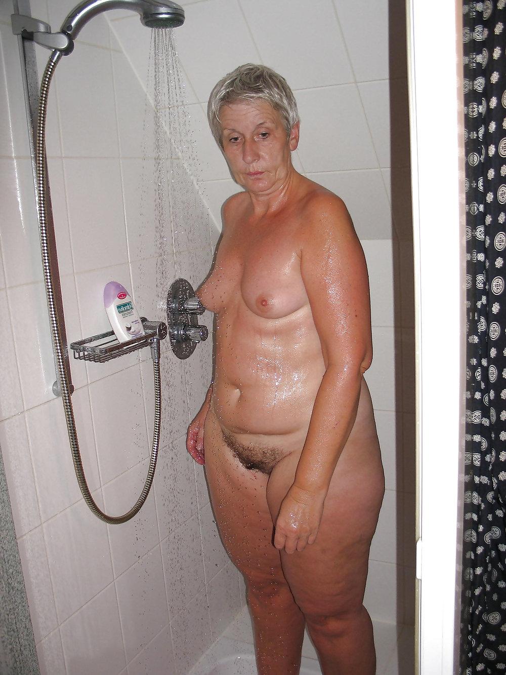 25P GRANNY MARIANNE-1