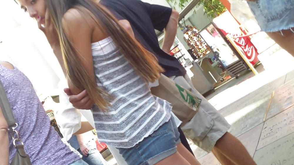 25P Teen ass crack & butt cheeks in jean shorts 