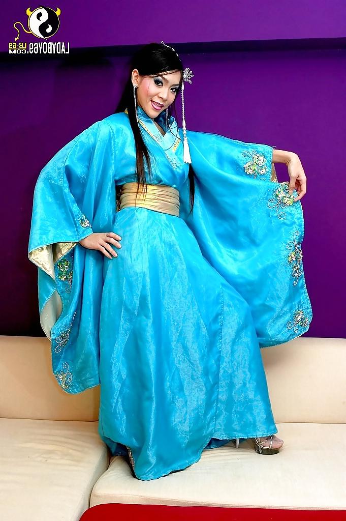 25P Ladyboy Lusi