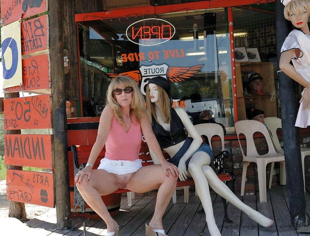 6P SPORTY UPSKIRT