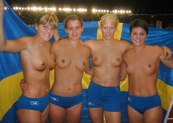 25P Beautiful Sport Babes 4 by TROC