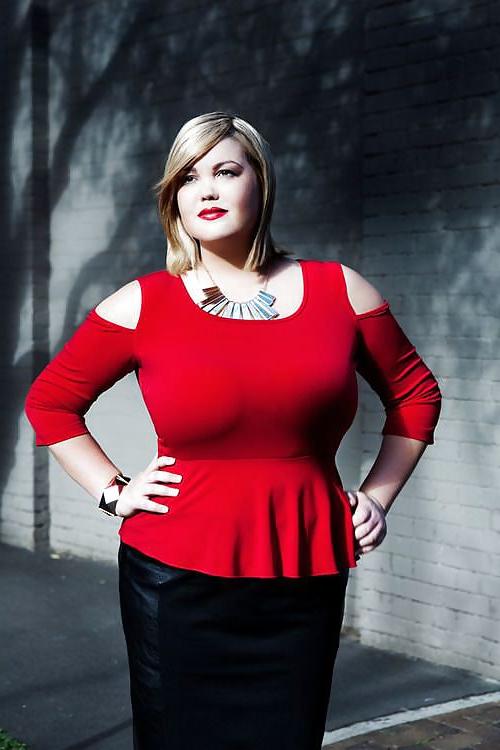 25P Curvy Beauties 60 Clothed Edition