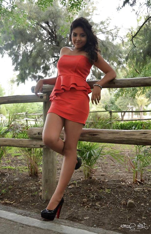 7P Sexy lady in high heels