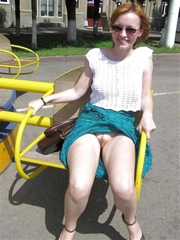 25P MILF Upskirt - 9