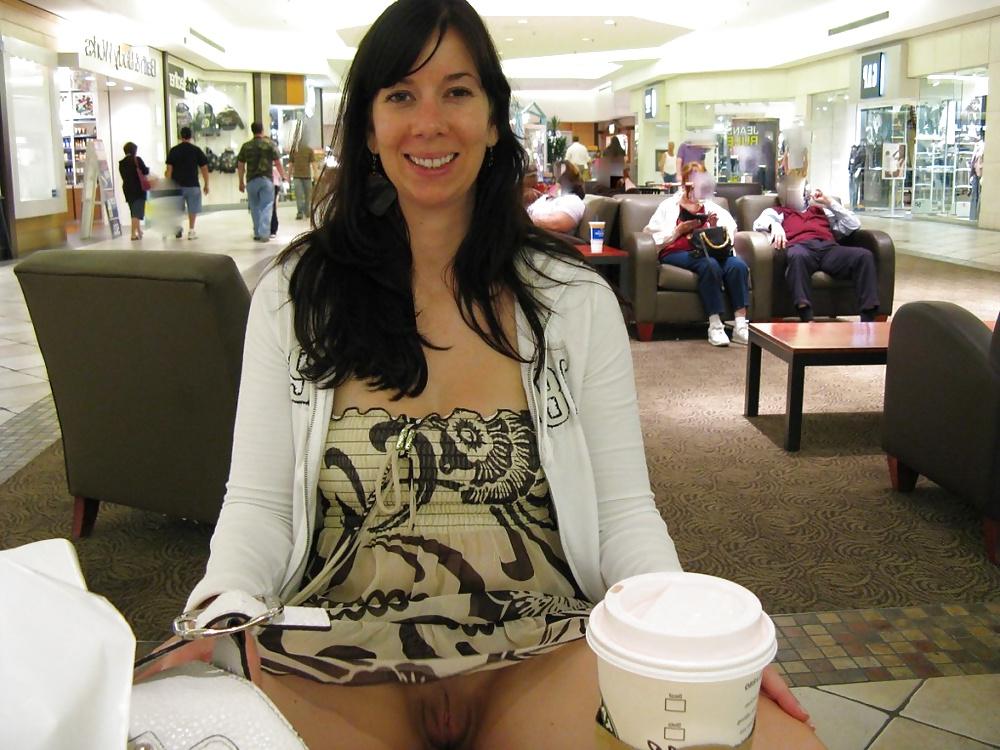 25P MILF Upskirt - 9