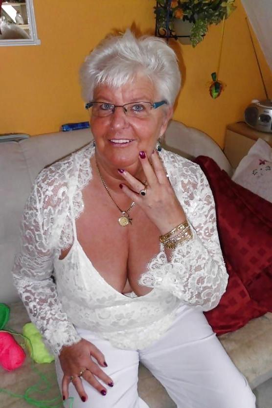 25P Grab a granny 54