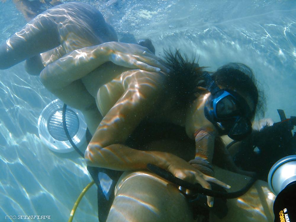 16P Diving sex