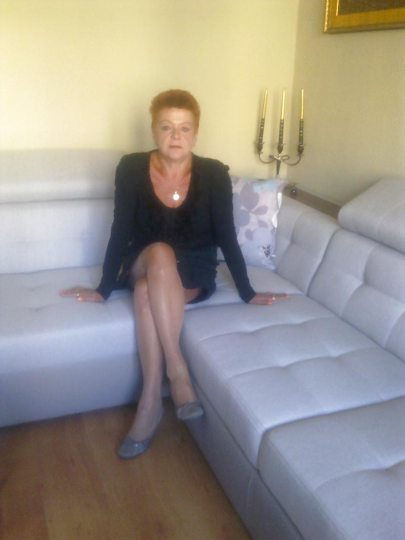 9P Granny Slut
