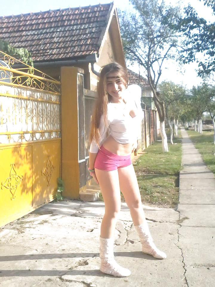 11P Romanian girl xxx