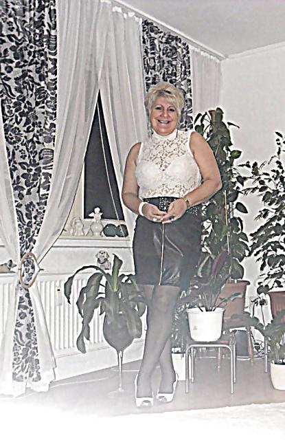 17P Ugly Granny Slut