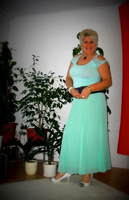 17P Ugly Granny Slut