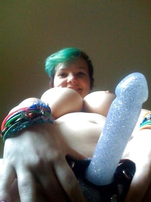 10P Girl with strapon
