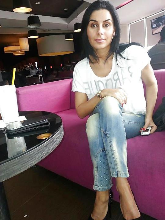 25P Romanian women: raluca