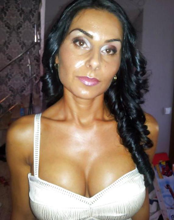 25P Romanian women: raluca