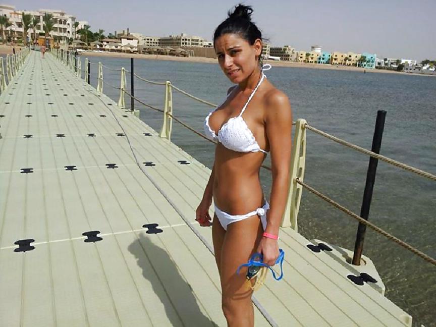25P Romanian women: raluca