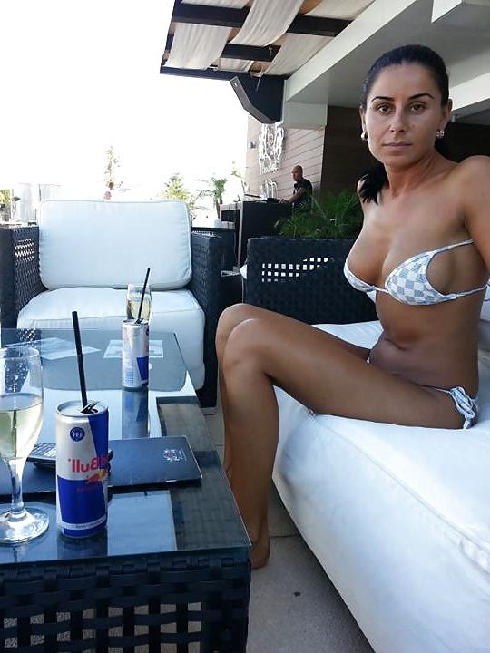 25P Romanian women: raluca