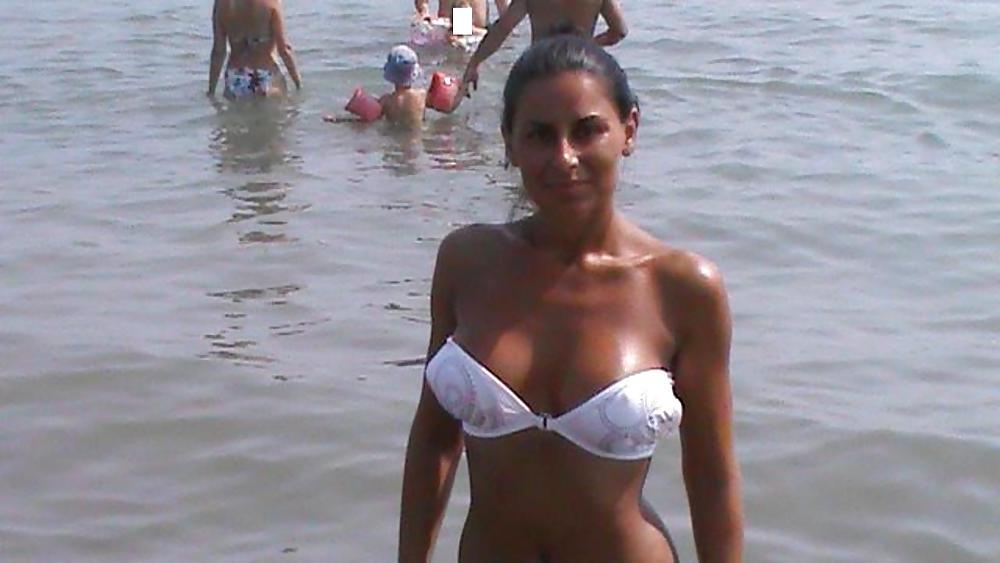 25P Romanian women: raluca