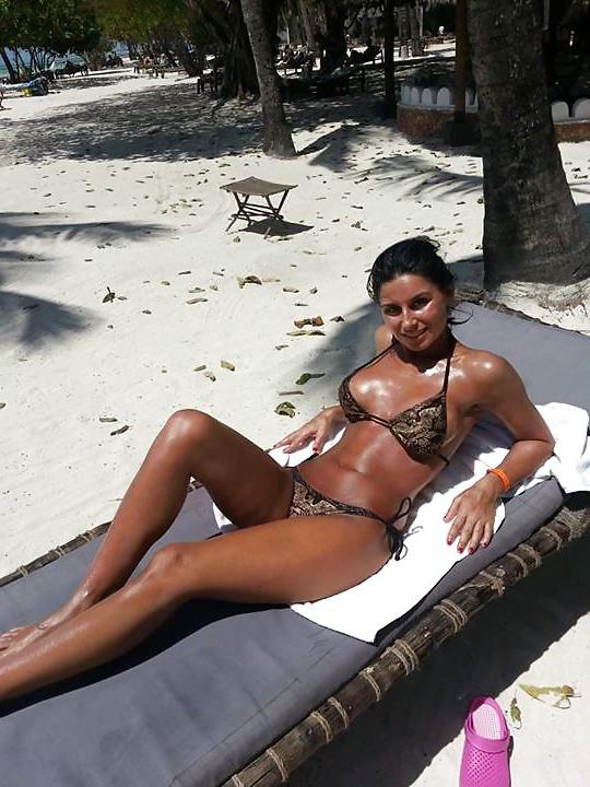 25P Romanian women: raluca