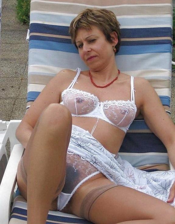 25P Grab a granny 57