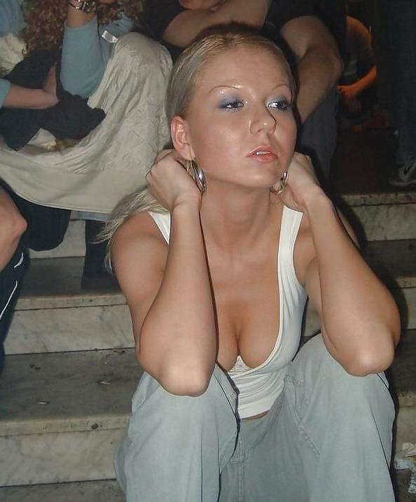 20P Ohne BH   braless