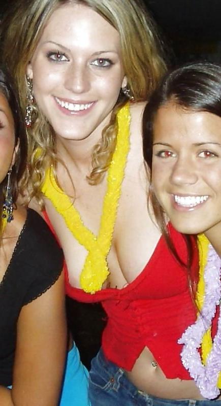 20P Ohne BH   braless
