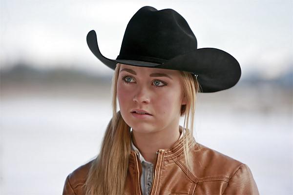 25P Amber Marshall vs. Jessica Amlee