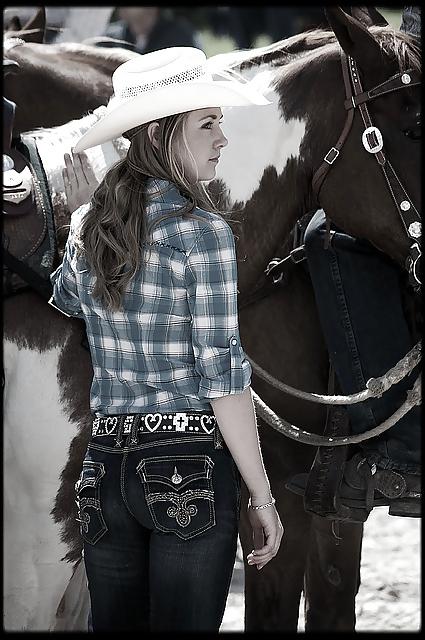 25P Amber Marshall vs. Jessica Amlee