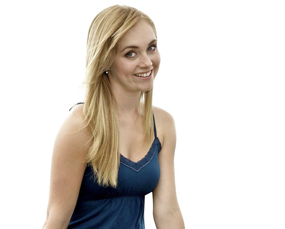 25P Amber Marshall vs. Jessica Amlee