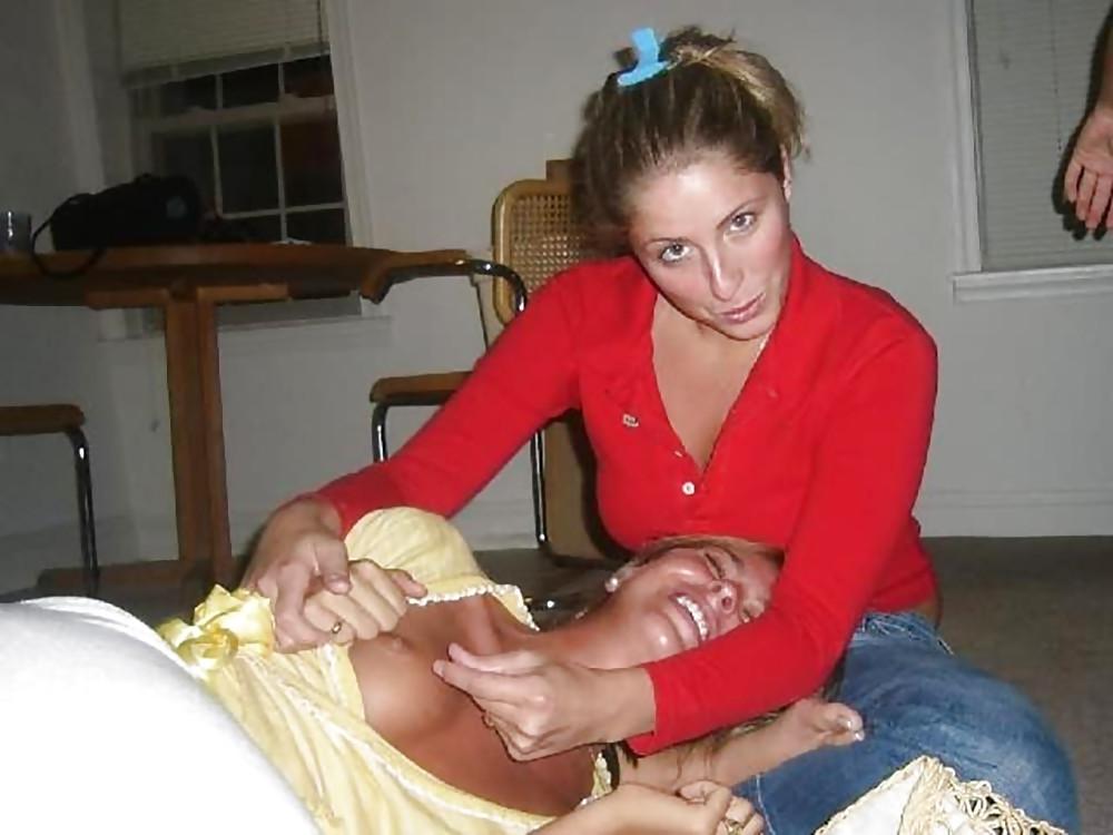 25P Embarrassed Nude Girls 17