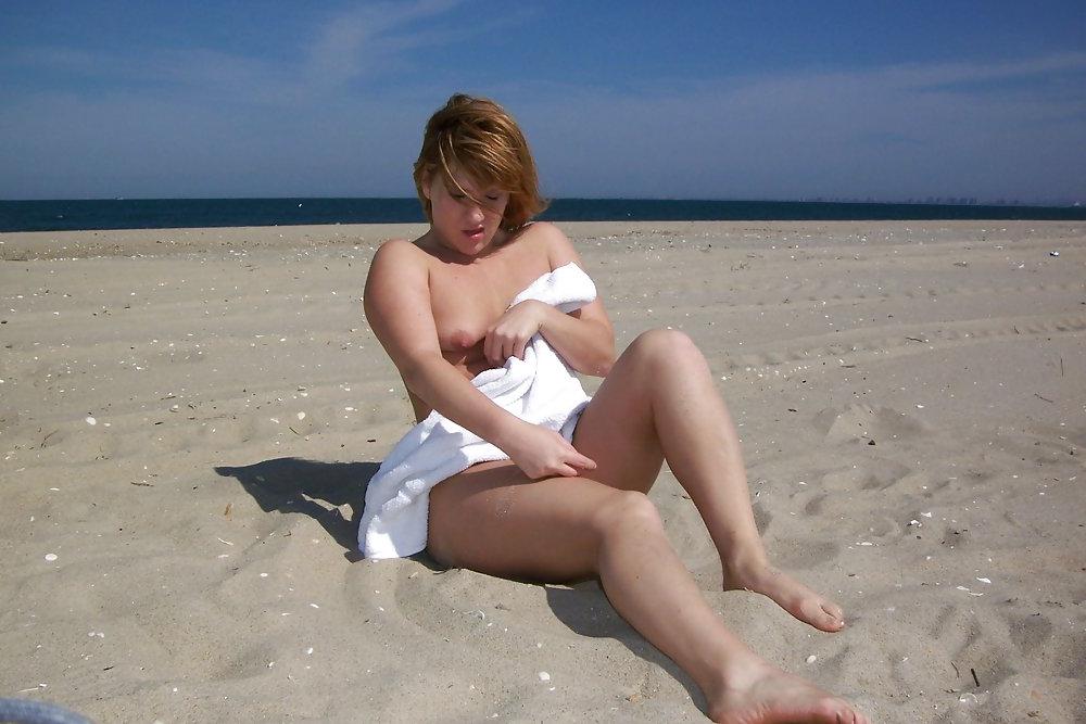 25P Embarrassed Nude Girls 17