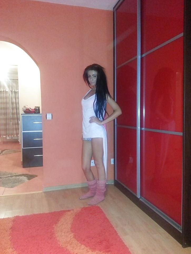 13P Romanian girl: Andra