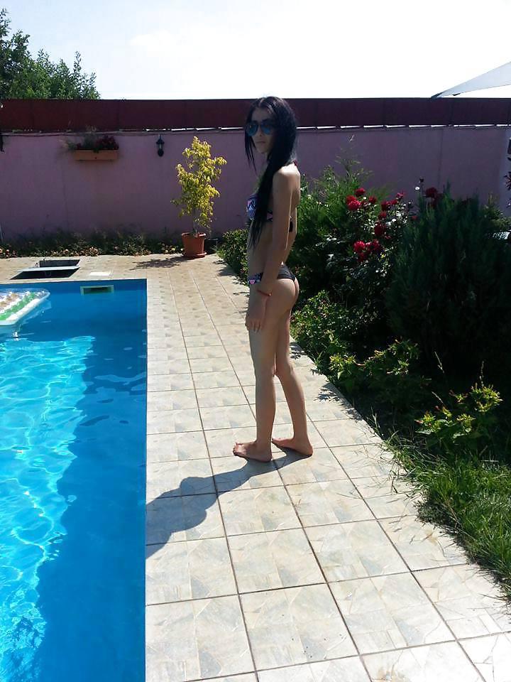 13P Romanian girl: Andra