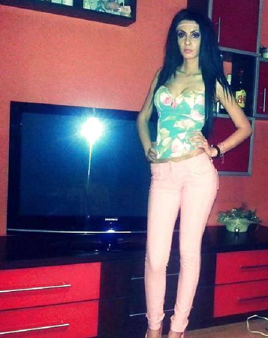 13P Romanian girl: Andra