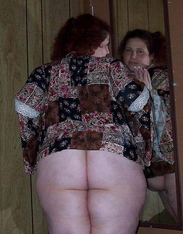 25P Big butt brunette