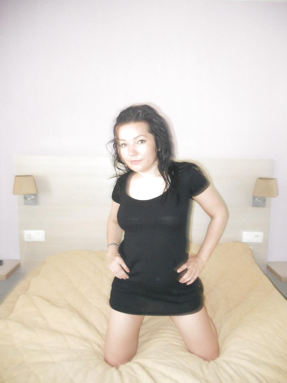25P Romanian amateur Camelia
