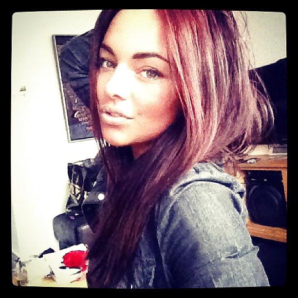 12P Hot facebook girl non nude
