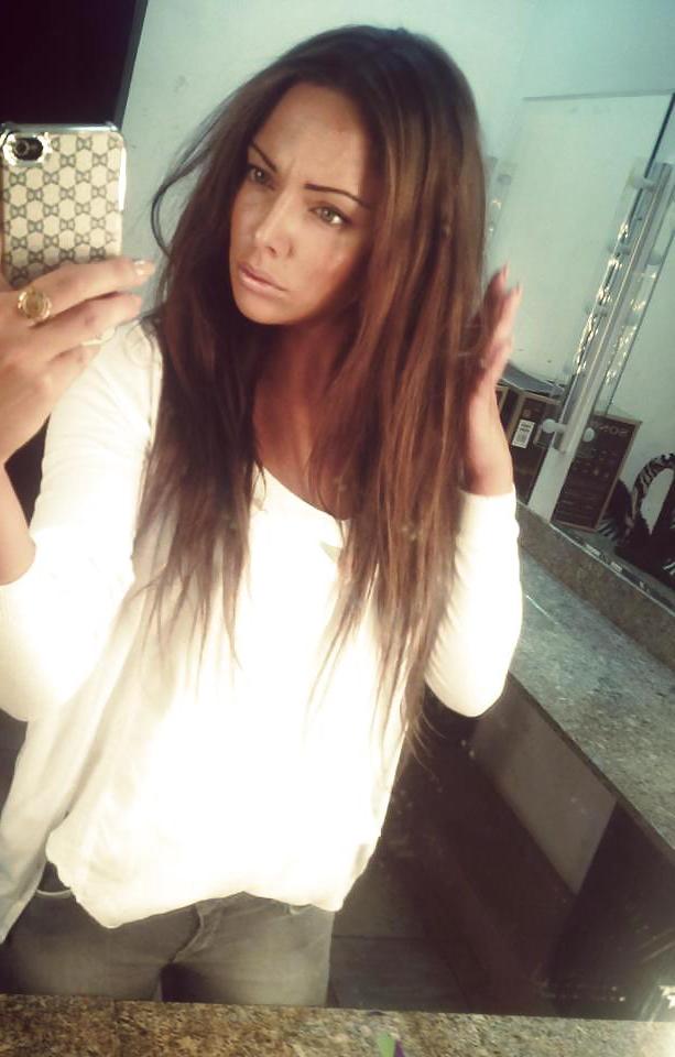 12P Hot facebook girl non nude