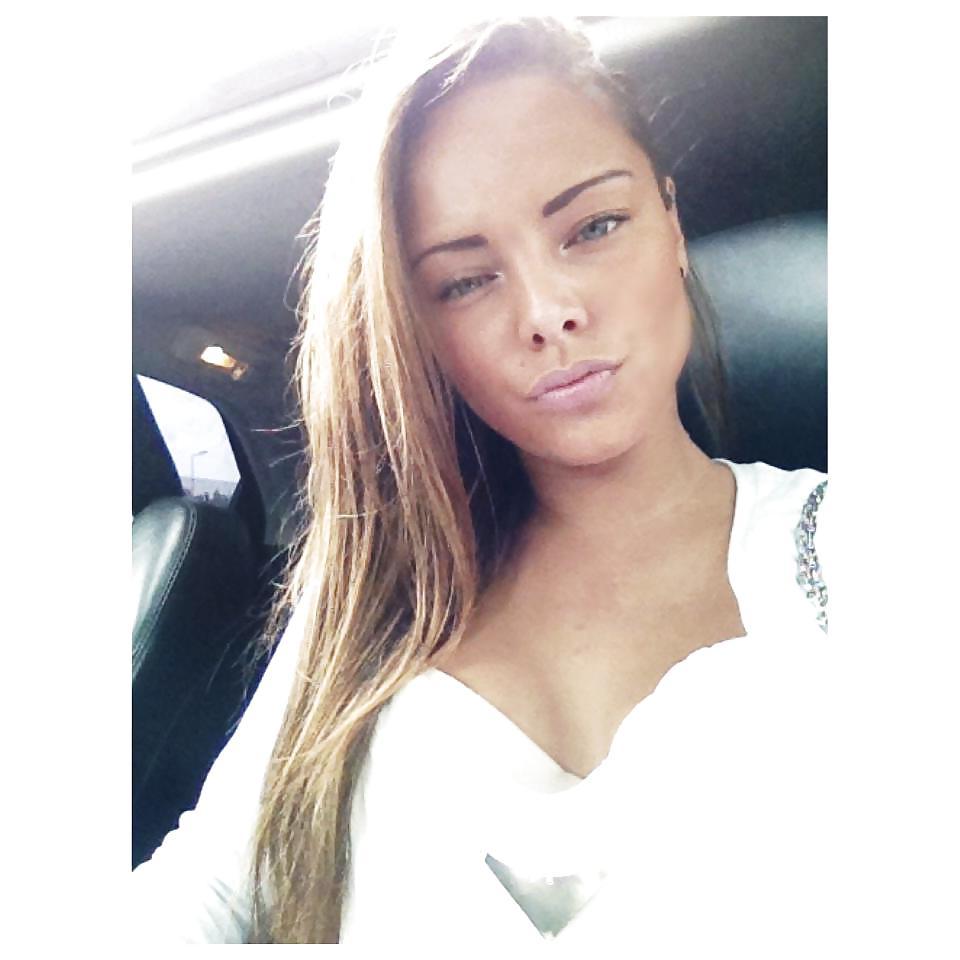 12P Hot facebook girl non nude