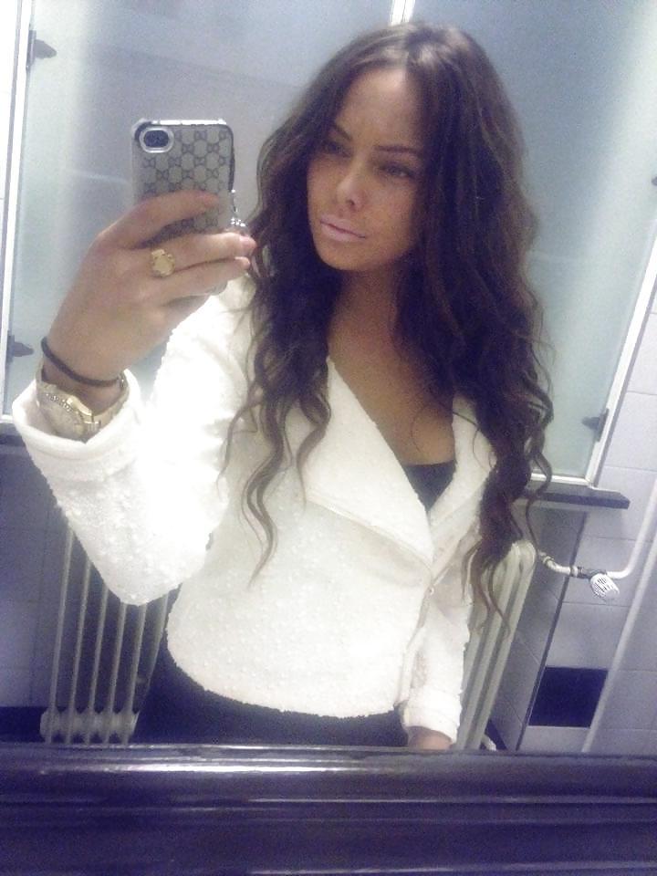12P Hot facebook girl non nude