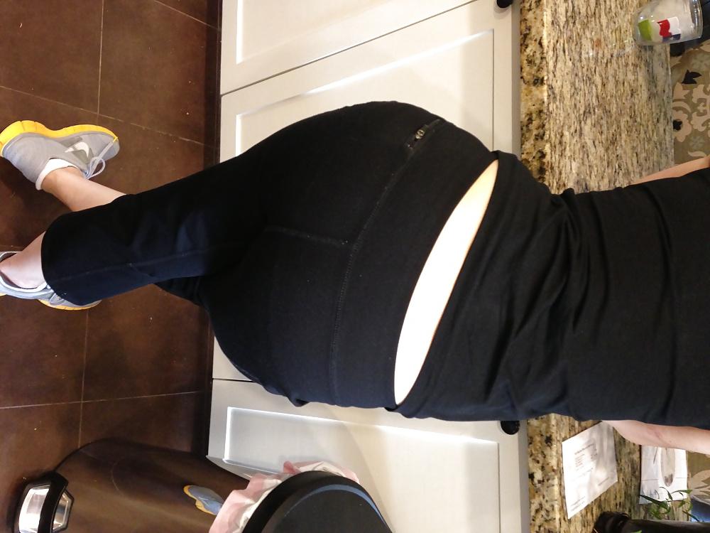 23P HOF 3 GF Ass and Voyeur Pics