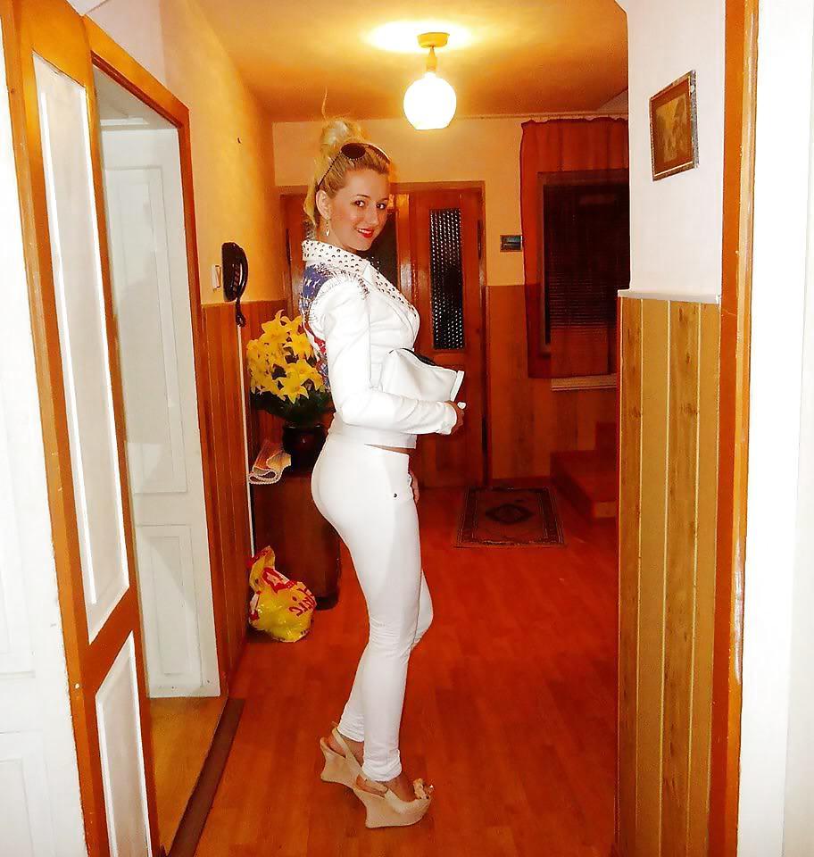 23P Sexy romanian