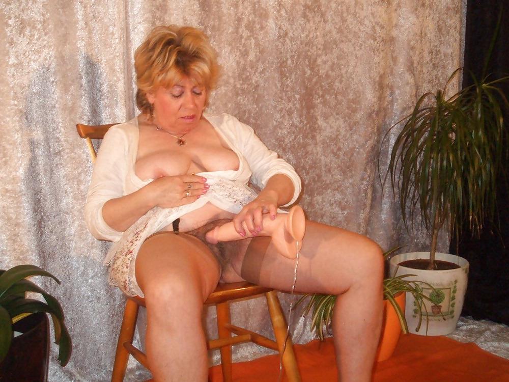 25P Grab a granny 40